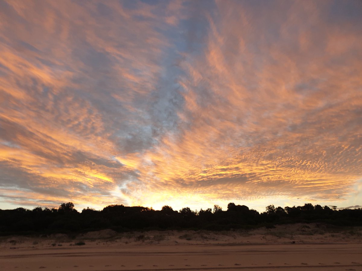 grant_phelps's tweet photo. Big sky country before the blood moon #southwestrocks #fishing #notverywell https://t.co/AqRdmUibk3