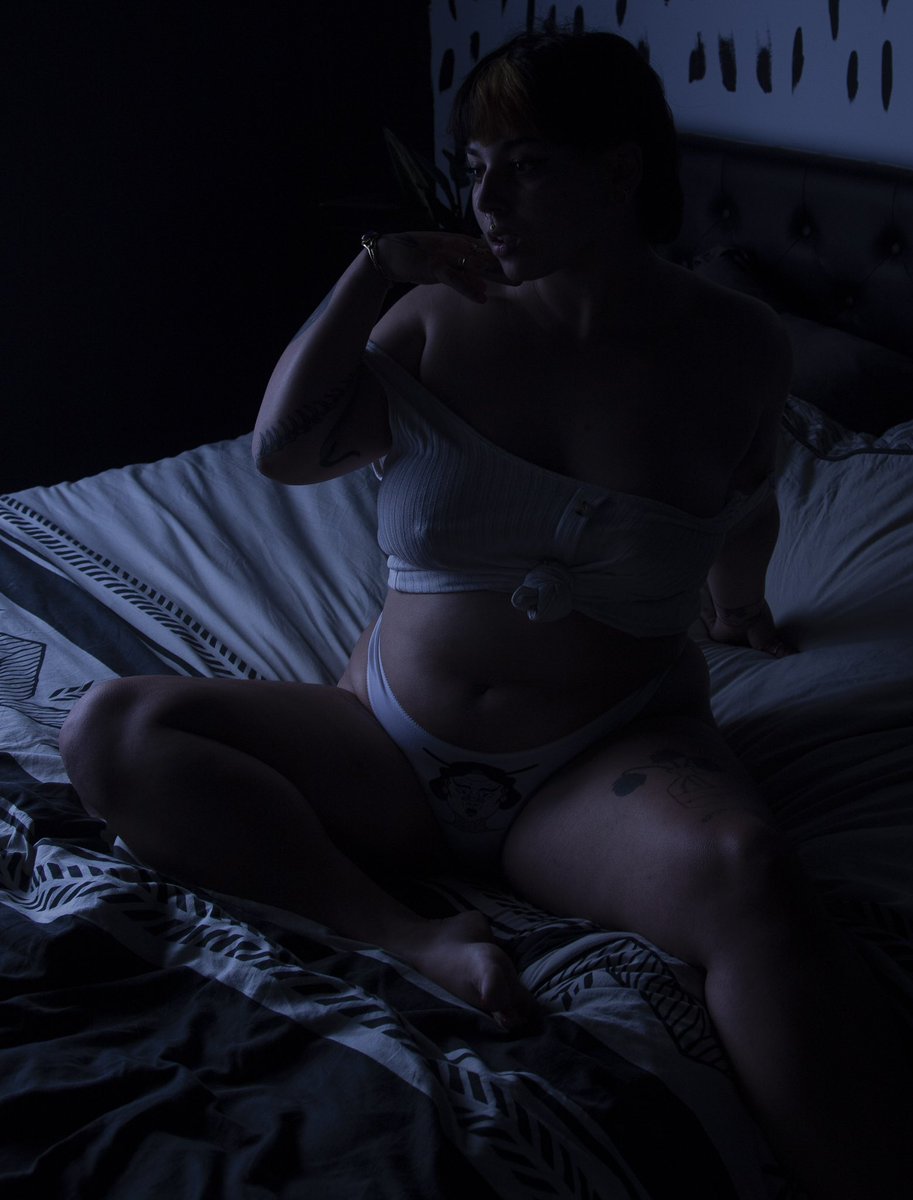 NoumliarrProd's tweet photo. Pictures from yesterday without the fucking crop of Instagram 😈 #picture #art #photography #model #women #bodypositive #portait https://t.co/nVwyt048Xh