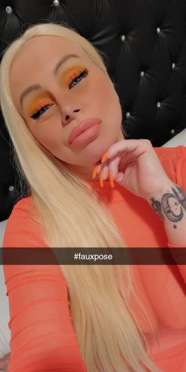 BROLVR's tweet photo. #whitegirltwerk #whitebone 🧡🧡🧡 https://t.co/6S0WORs6Sj