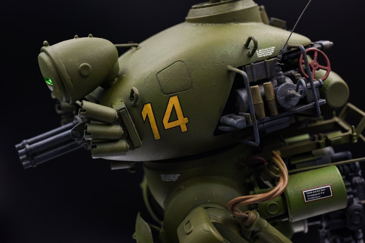 shiden_1's tweet photo. #水性塗料で塗ったお気に入り模型上げようぜ

マシーネンは全部ファレホの筆塗りです。

パレット上で調色しながらペタペタ塗ってるから二度と同じ色では塗れない。

 #マシーネンクリーガー #sf3d #mak #maschinenkrieger #横山宏  #vallejo #ファレホ https://t.co/NkPltSkFie