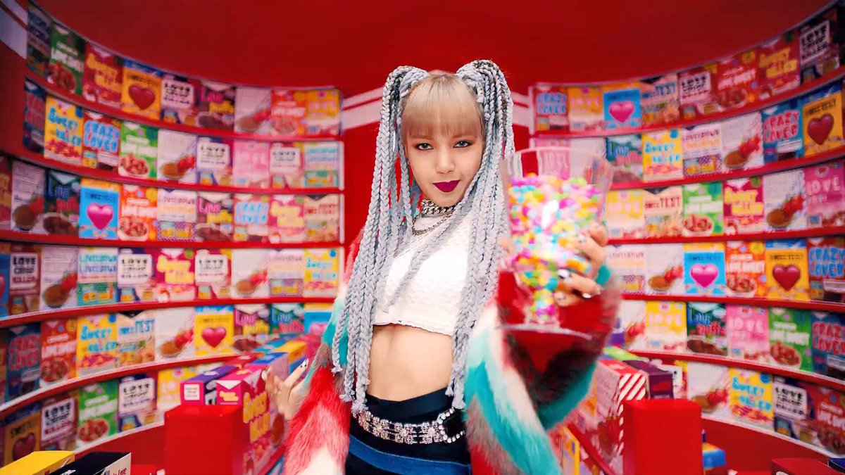 iconicmvshots's tweet photo. 26. Lisa of BLACKPINK - Kill This Love (2019) https://t.co/Md5ZcAiQno