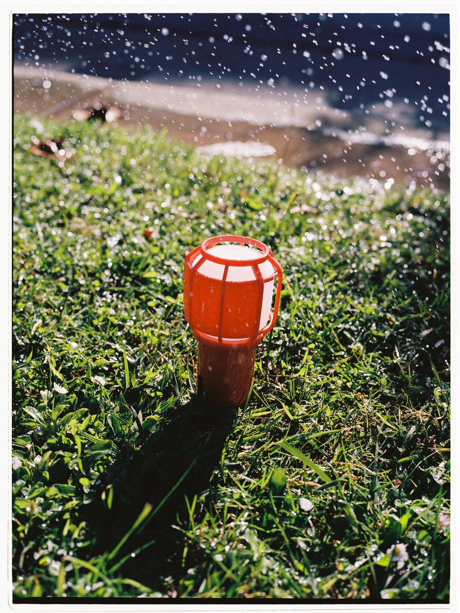 Marsetbcn's tweet photo. As a part of ‘Young Talents’, the photographer Berta Pfirsich portraits the Chispa portable lamp —designed by Joan Gaspar in collaboration with CUPRA— and its adaptability through outdoor and indoor spaces.
Find out more at https://t.co/kITsRzzhqF
#marset #marsetbcn https://t.co/f3w47PzmU8