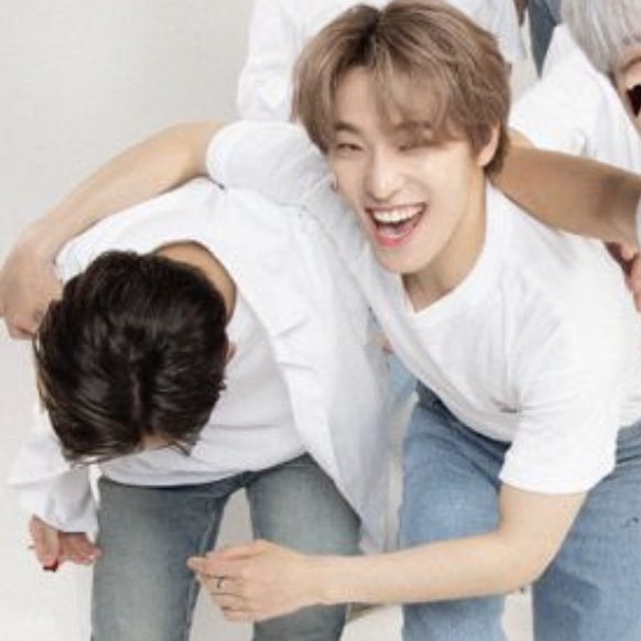 chansol429's tweet photo. 축하해 🥳 https://t.co/q9XqWR9j0b