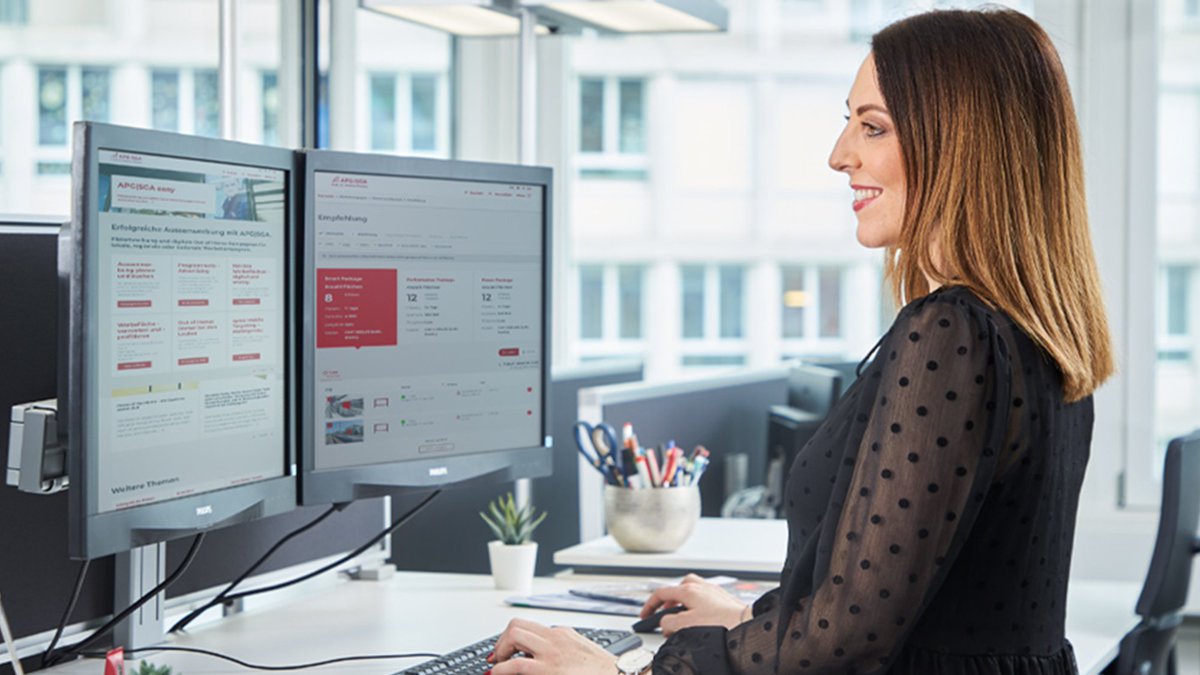 Netzwoche's tweet photo. Die #DOOH-Anbieterin #APGSGA hat ihren Webauftritt überarbeitet. Besucher der neuen Plattform erhalten Infos zu Aussenwerbung und die Möglichkeit, im Webshop Werbung nach Mass zu buchen. https://t.co/6n5tBHOgMk https://t.co/SQItQd5dnh