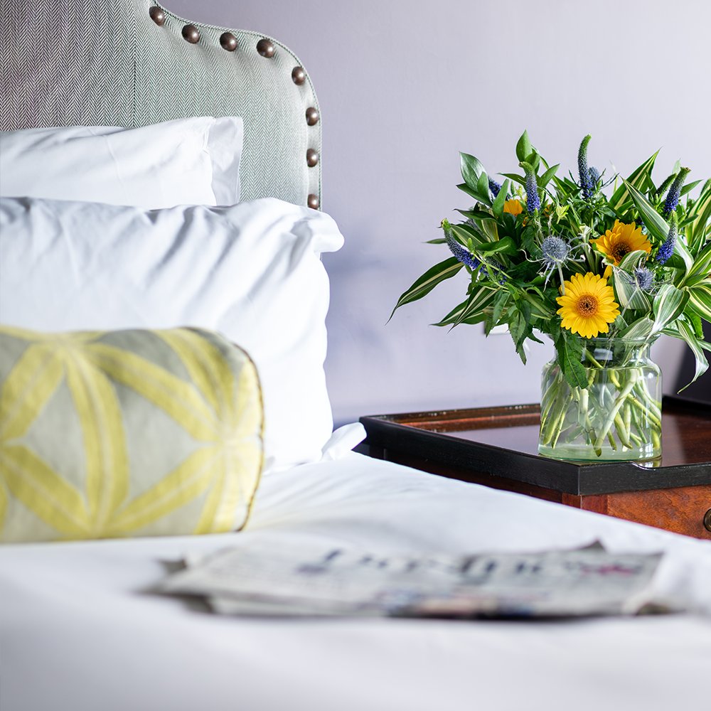 Summer morning slumbers 💤

Although it's still 'technically' spring, this morning's weather is giving us some serious summer vibes - let's hope it stays this way! 🙌