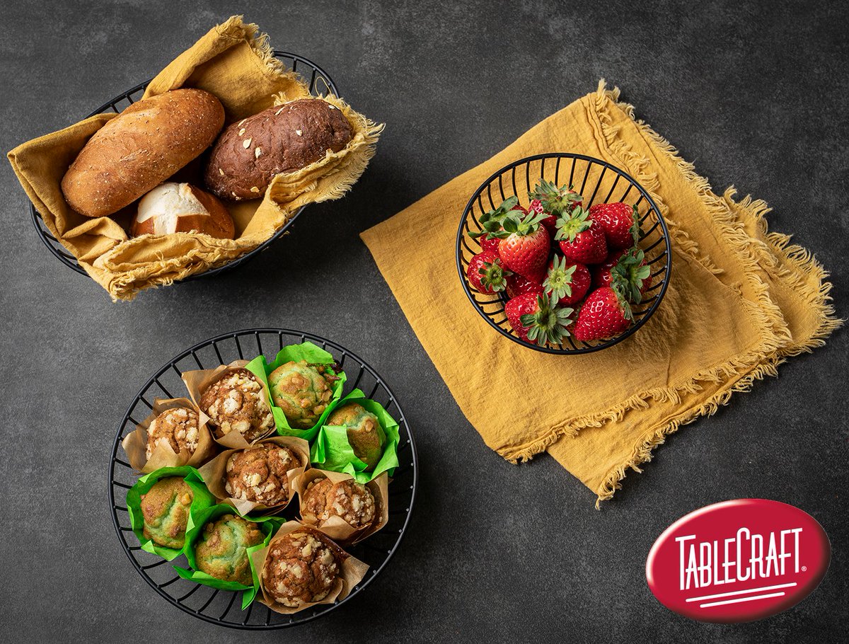 tablecraftEU's tweet image. OHH LA LA! Introducing our NEW Parisian Collection Serving Baskets. Bring a chic, romantic feel to everything from fresh fruit to artisan rolls and muffins. Basket features a wide, solid base to reduce crumb drop on the table. More info here: ow.ly/4qF350EHkbM
