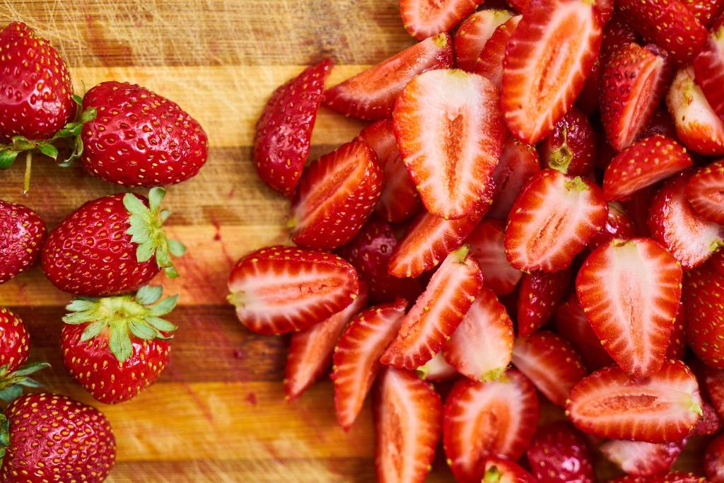 SBucharest's tweet photo. There are 6 days left before summer begins!
Get ready to celebrate with Sheraton Bucharest Hotel special fruit festivals!
Check our offer @: sales@sheratonbucharest.com or: 021 201 5000
#sheratonbucharest #centrocakes #summerfruitfestival https://t.co/TpwzE80QeJ