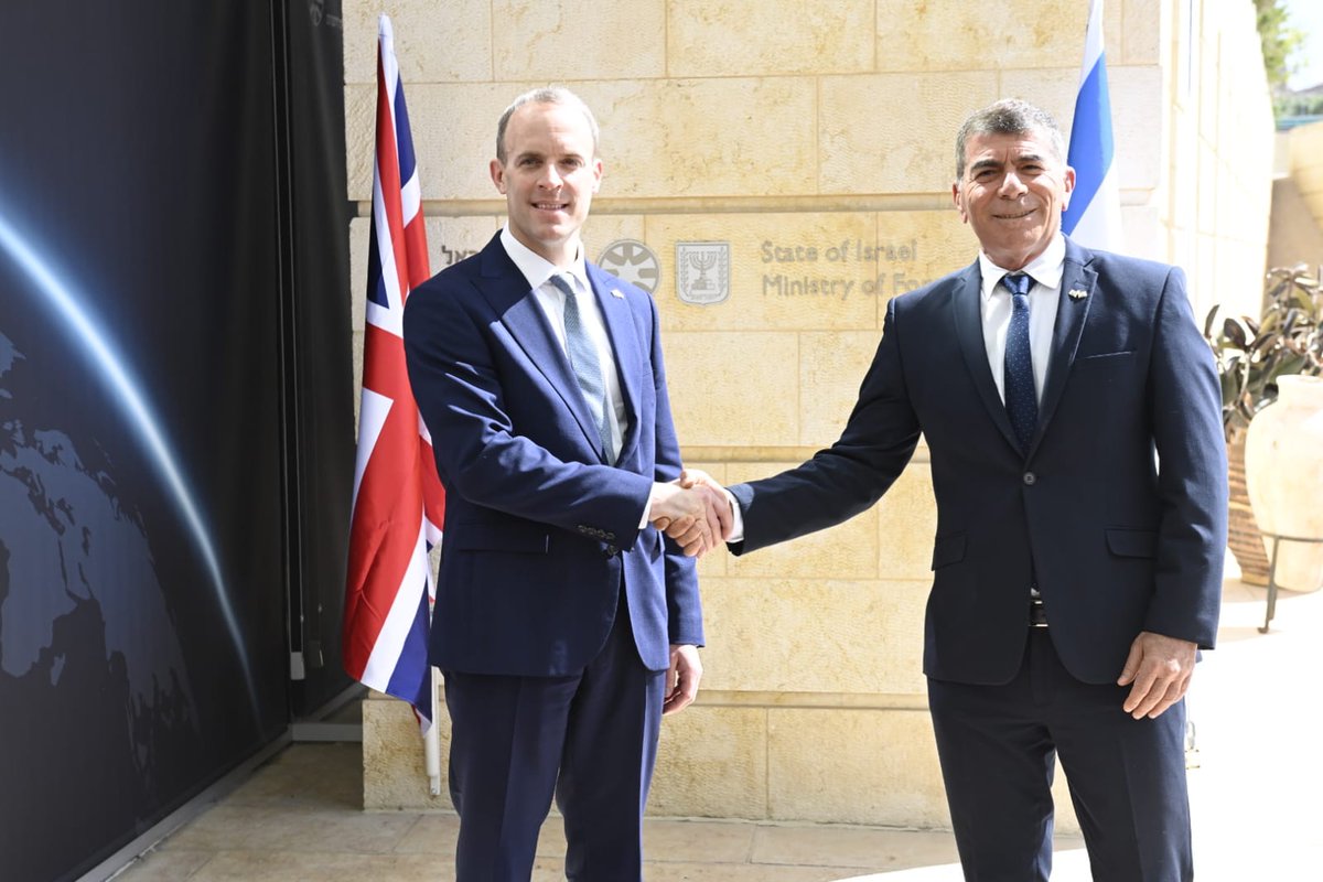 إستضاف وزير الخارجية غابي أشكنازي نظيره البريطاني دومينيك راب الذي وصل إلى إسرائيل في زيارة تضامن….