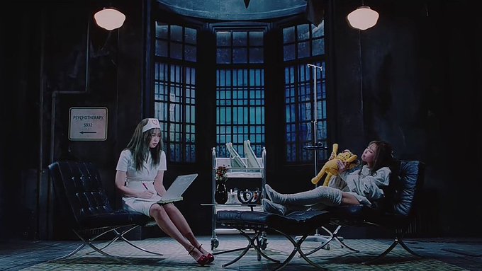 iconicmvshots's tweet photo. 27. Jennie of BLACKPINK - Lovesick Girls (2020) https://t.co/cR8S5BfDxK