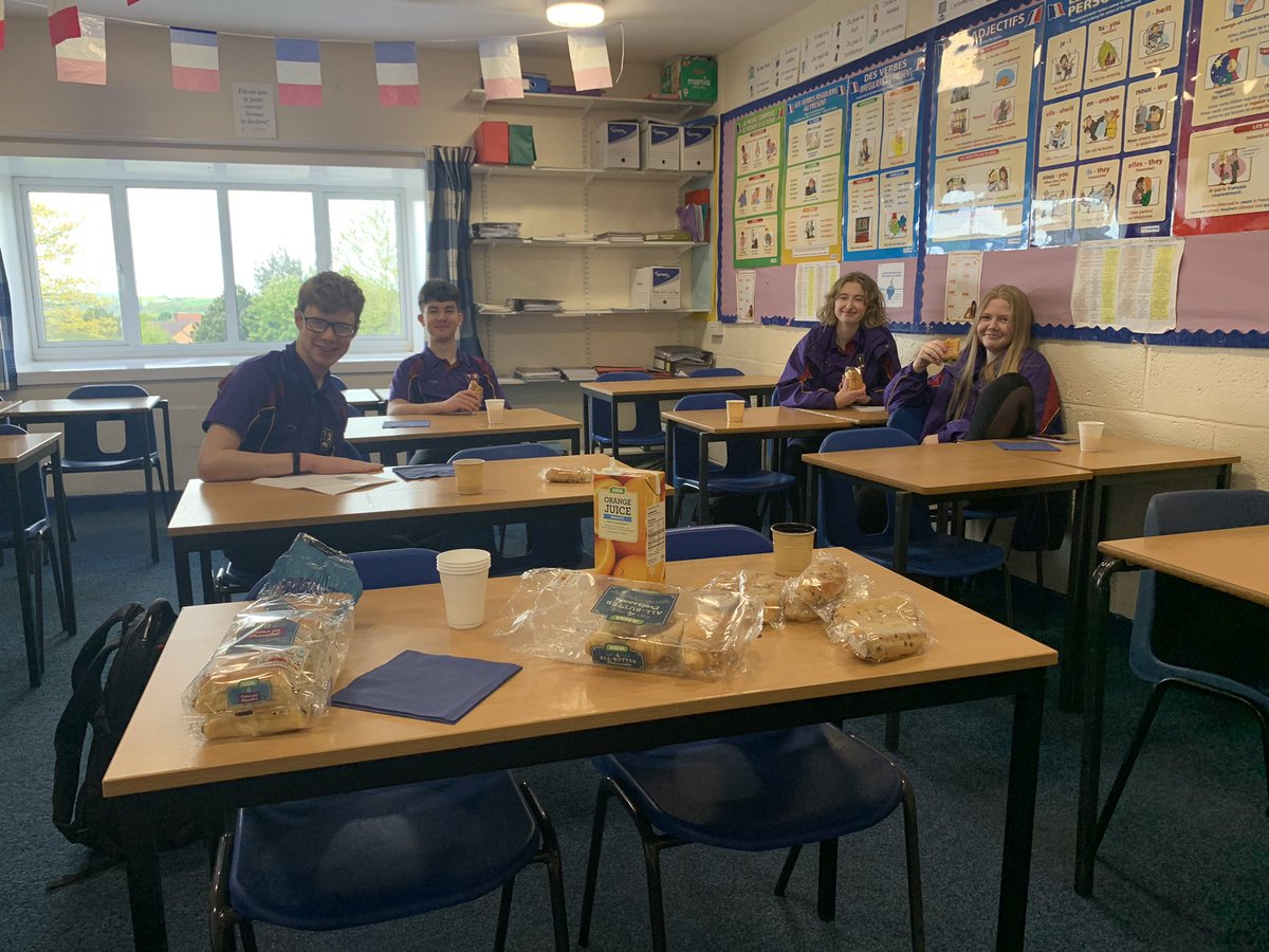 Today was the last Gcse French lesson with year 11! 
They enjoyed a French breakfast as a treat ( asking for everything and hey wanted in French of course ), French general knowledge quiz ( the competition was fierce) and some lovely French music  🎵 . 
We wish them all the best.