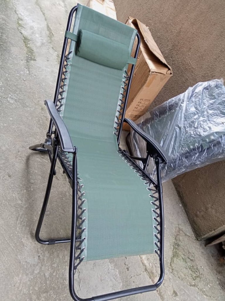 BFunitures's tweet photo. Outdoor recliner(relaxing)chairs 
Available in different designs and colors.
#ArmchairExperts 
#classicfurniture 
#interiordesign 
#outdoor 
#affordable 
#homemade 
Dm/call watsapp 08025972063/08102484544.
Delivery nationwide. https://t.co/aQz4Ap3Qca