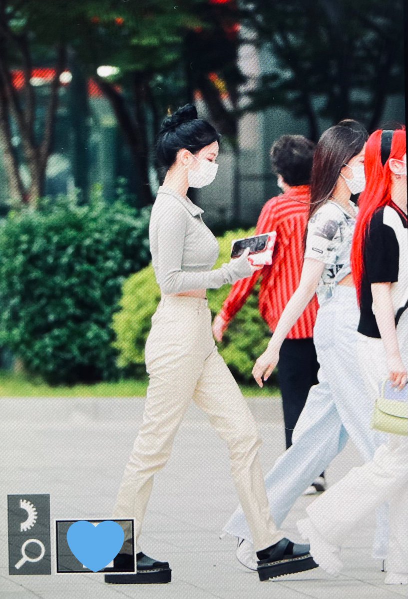 biteoff_kr's tweet photo. 210526
#aespa #æspa #에스파
#KARINA #카리나 https://t.co/6FhpgwdaJD