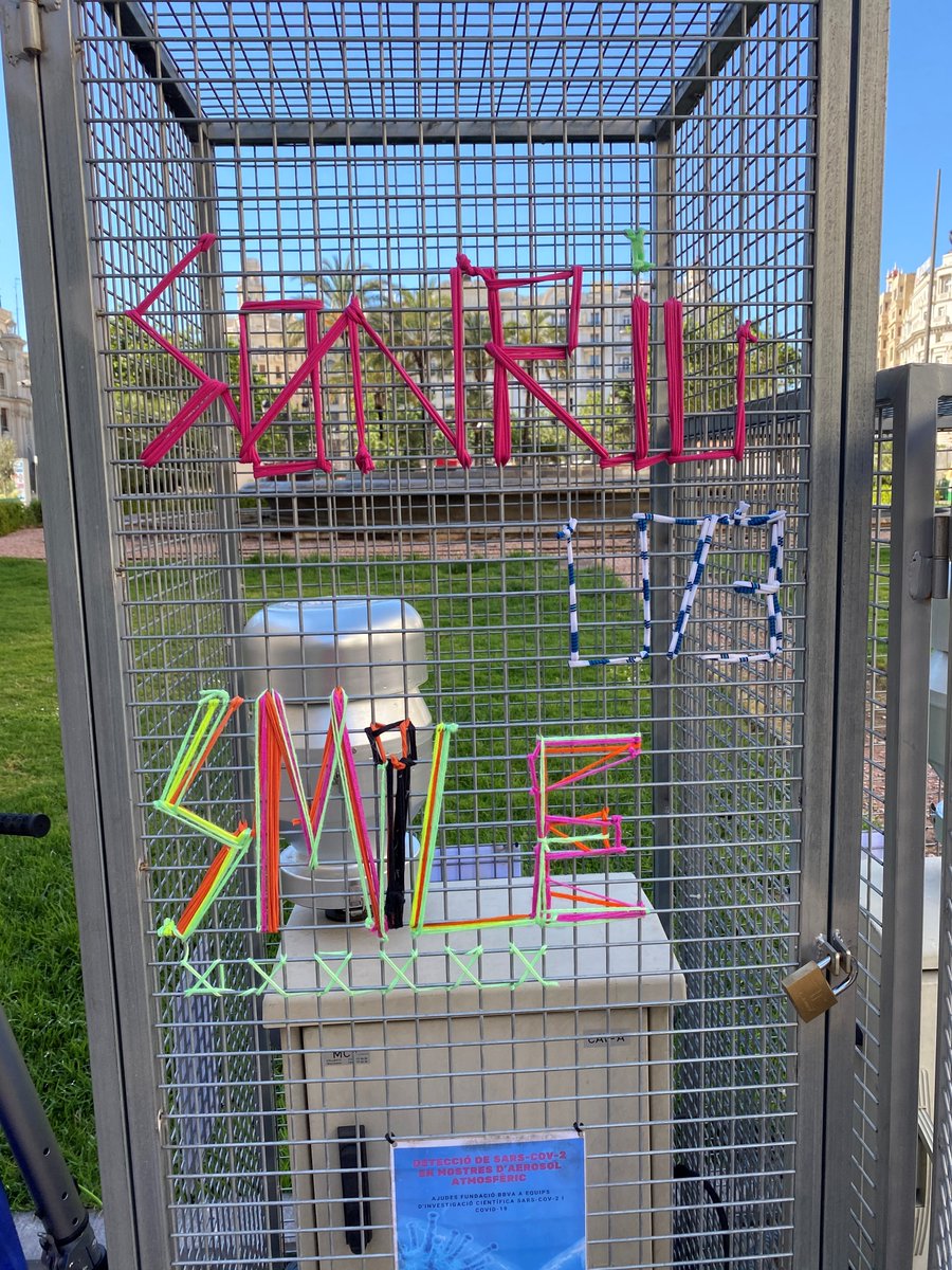 Gracias #u73 <a href="/santycarbonel/">santi carbonell</a> por hacernos sonreír con tu #bordadourbano!!!
Thanks #uday1973 for your #urbanArt!!!
#Art meets #Science 😀👏👏