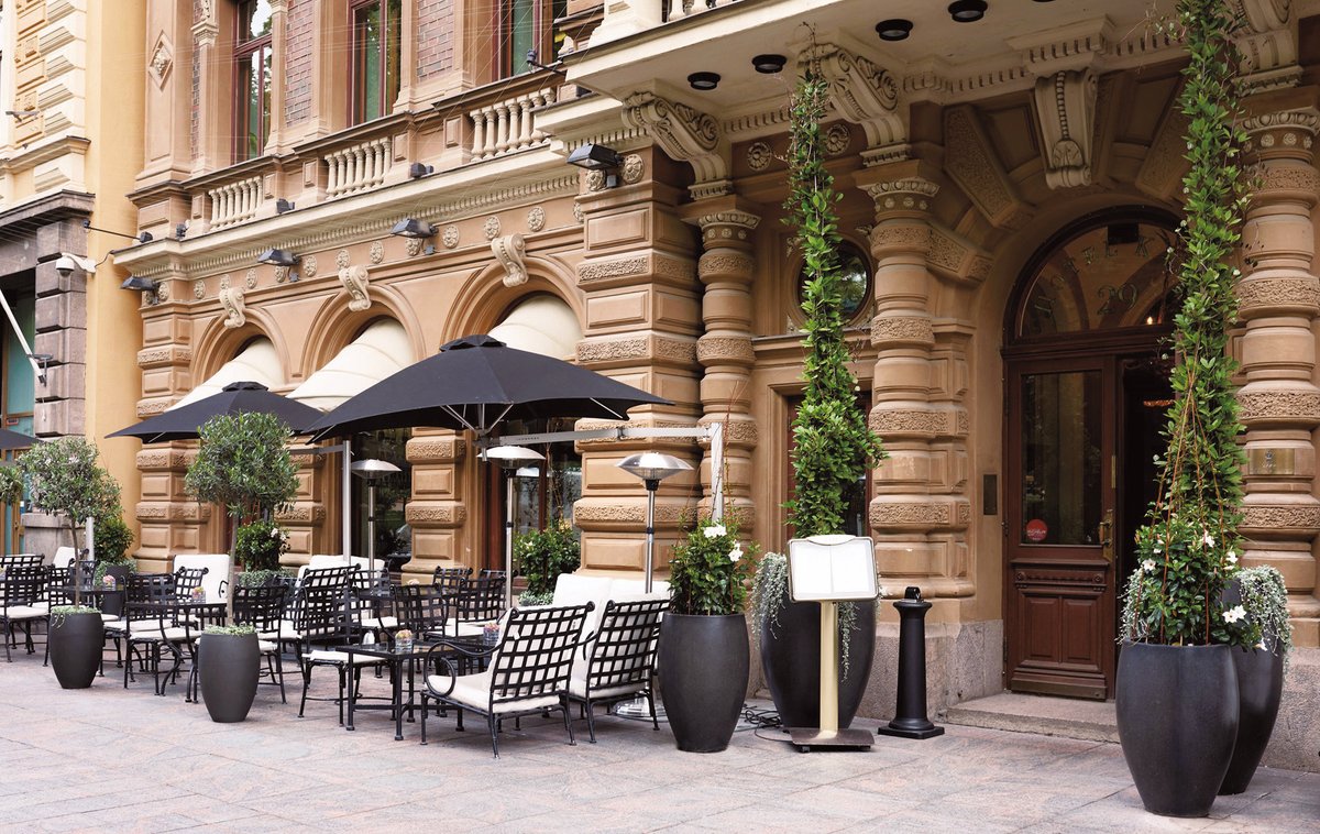 The French Riviera spirit lives all across the world with Sifas and today we are travelling North. Rediscover the Kross collection ready to welcome you at the Kämp Hotel in Helsinki. Get a look at the full range on our website.
bit.ly/3fL8JDc

#Sifasfrance #Outdoordesign