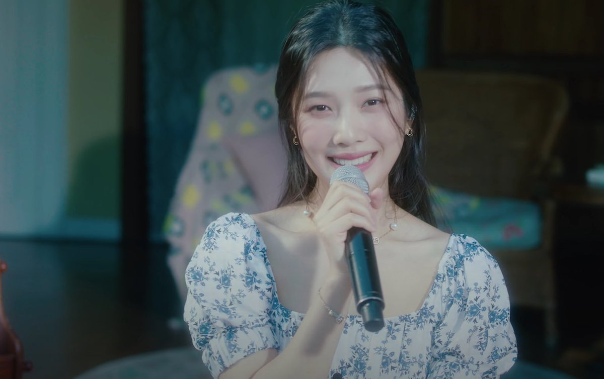 PSYFITS's tweet photo. how can you not be in love with her 🥺💚

I LOVE YOU JOY
#JOY_JeTaime @RVsmtown https://t.co/WjDNtEBtHs