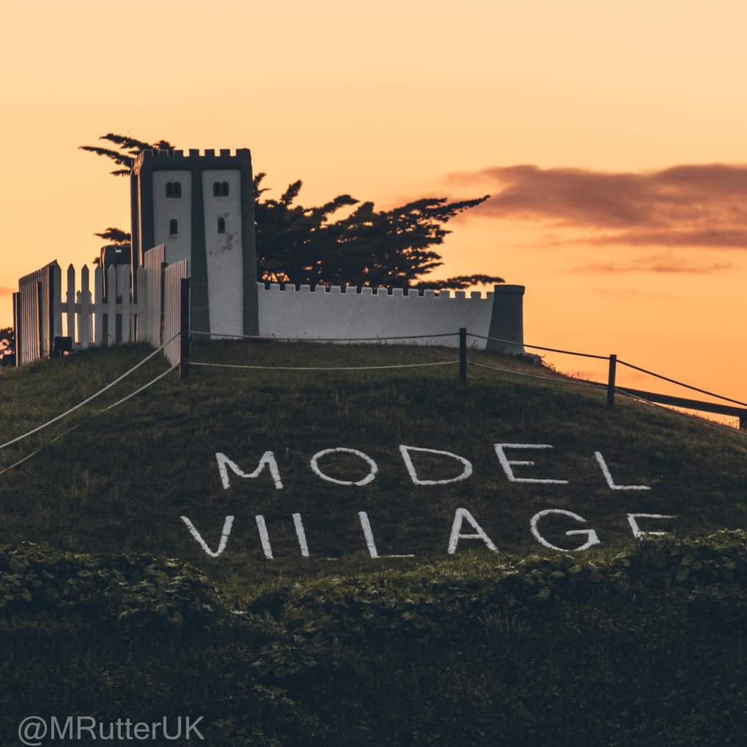 MRutterUK's tweet photo. Sunrise

26/05/21

#sun #sunrise #modelvillage #southsea #portsmouth #photo #photographylovers #phoyography #morninglight #morning #morningwalk #fujifilmphotography #fujifilm #fuji https://t.co/TlmHdDjfZA