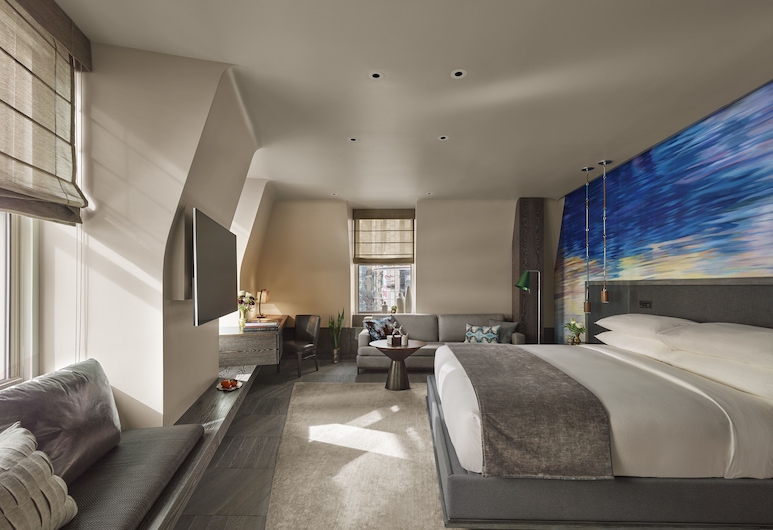 rainbowhotels's tweet photo. A legendary New York landmark reborn as the first luxury hotel in Times Square

@TheKnickNYC is a haven of refined elegance, edging the bright lights of Broadway and the calm of Bryant Park.

#WorldRainbowHotels #TheKnickerbocker #LGBTQ #GayFriendlyHotel #BeautifulDestinations https://t.co/8uFD3RT4nI