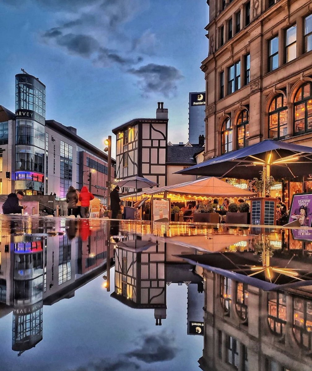 We hope everyone has enjoyed #Manchester as it reopens, that you’ve been staying safe, and you keep supporting our local businesses and hospitality venues 🖤 📸 curtis_captures_ on IG