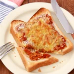 バタバタしがちな朝でも作れそう!揚げずに作れる「カレーパン」レシピ!