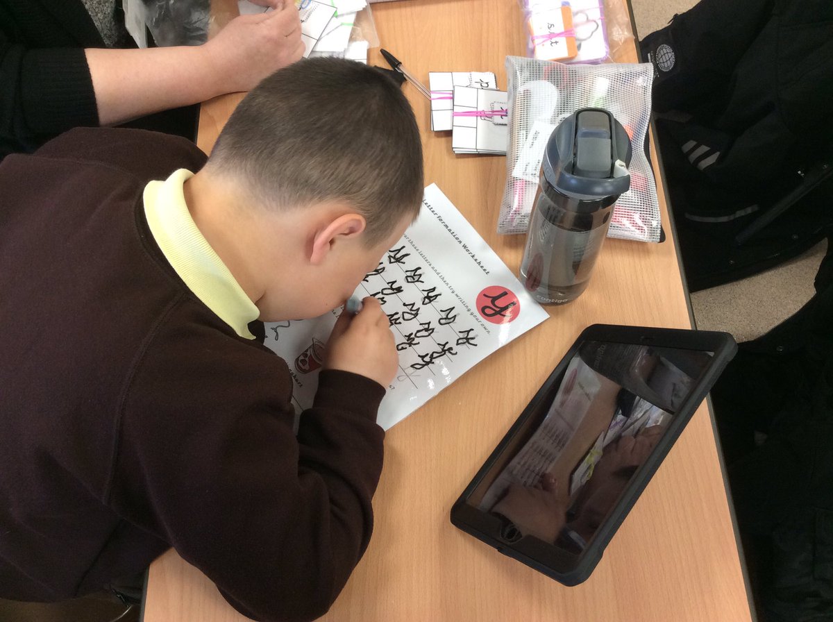 TheRichmondPri's tweet photo. We are learning cursive handwriting! #Year2 #Handwriting #English #Cursive #JoiningLetters #LetterJoin with @letterjoin #KS1 #KS2
https://t.co/22MHPwtNsf https://t.co/AflVwXJyx1