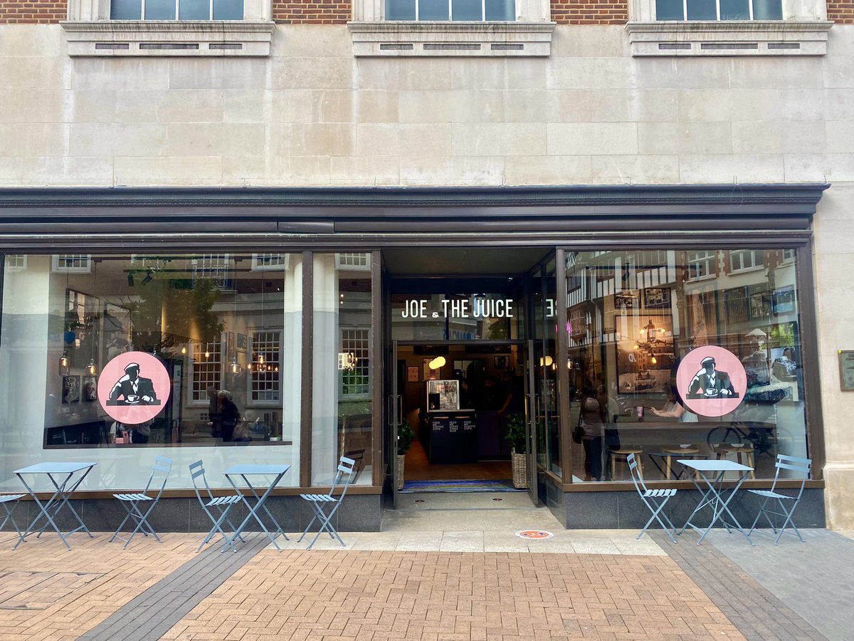 kingstonfirstuk's tweet photo. Welcome to Kingston, @joeandthejuice ! 🍒🍓🍌

Your new lunchtime fave for juices, smoothies, shakes, sandwiches, salads and baked goods!

Find them between @westelmUK and @bentallcentre entrance on Clarence Street 👌 https://t.co/Am4Q6vLPa6