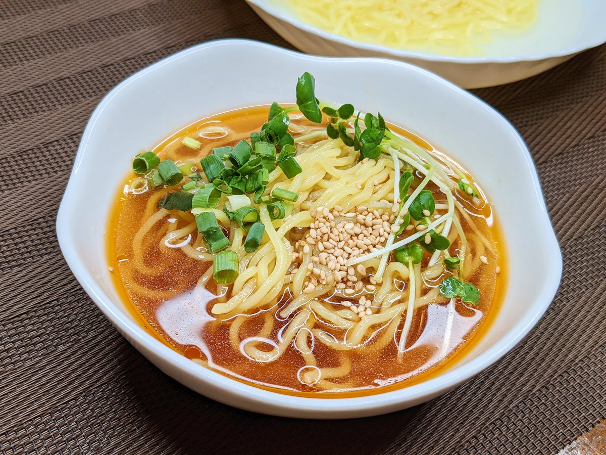 簡単時短レシピ ラーそうめん ラーメンの麺を湯がいて水で洗い 氷水で冷やす めんつゆ ごま油 水 ラー油 にんにく 生姜を混ぜて 麺入れてネギ かいわれ 白ごまをのせて完成 暑くなったらどうしてもやりたかったレシピです 激ウマなので是非お試しください 簡単時短レシピ ラーそうめん ラーメンの麺を湯がいて水で洗い 氷水で冷やす めんつゆ ごま油 水 ラー油 にんにく 生姜を混ぜて 麺入れてネギ かいわれ 白ごまをのせて完成 暑くなったらどうしてもやりたかったレシピです 激ウマなので是非お試しください