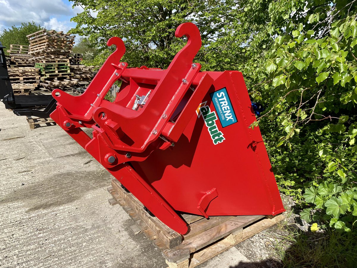 Another one of our best selling Bag Filling Buckets heading out today. 

Don’t let a 12 week lead time put you off - that’s a reflection of their popularity due to their market leading specification. 

#albutt #hardox #strenx