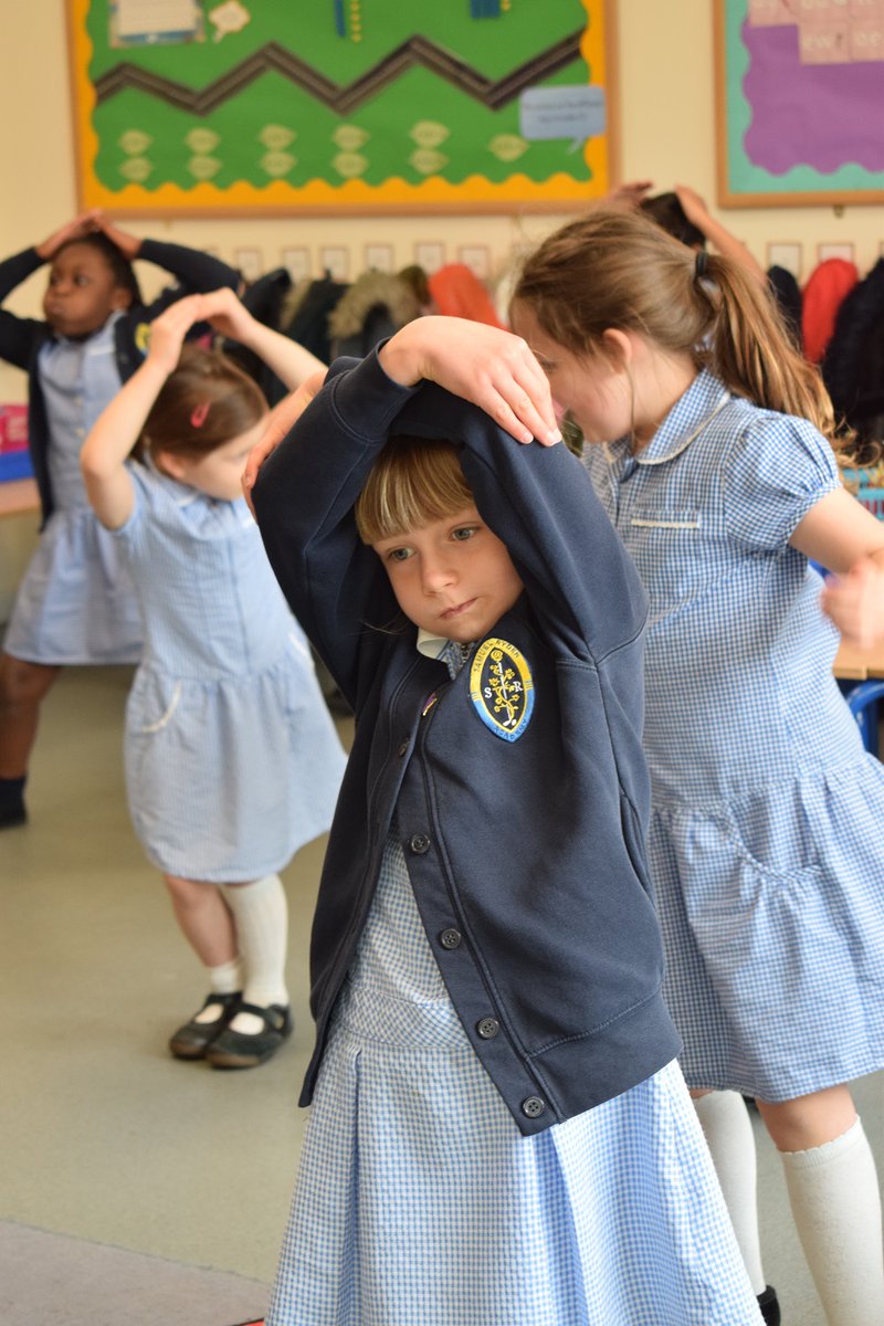 SRA_StAlbans's tweet photo. Run, run as fast as you can... our Reception, Year 1 and 2 students thoroughly enjoyed the Gingerbread Man and Pinocchio Bringing Books to Life workshop yesterday.  Just look at Orange Class and their fabulous mimes. #srabookweek 📚⭐ @SRAPrimary https://t.co/4WqlaViQV4