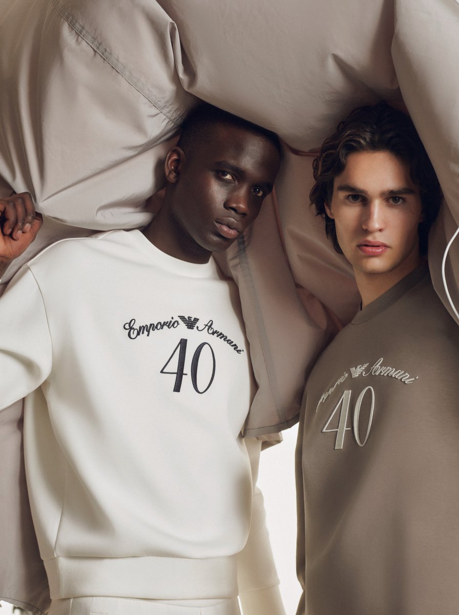 Effrontee's tweet photo. Queremos celebrar junto a Giorgio Armani su 40º aniversario!!!!
#emporioarmani
#effrontee1995
#pasionxlamoda
#Valencia https://t.co/qvu4ojX0OA