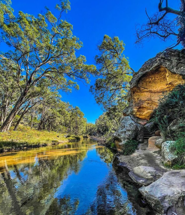 How the #mudgeeregion made you #feelthelove this week💕

Get inspired + picture yourself right here amongst it 🙌
⁣⁣⁣⁣⁣⁣
📸: IG/folkologie in Rylstone I IG/club_mudgee I
 I IG/gavinwoong at Sithuri Tiny House I IG/notebooks.travel @ The Drip 
 
#resetyoursenses #lovensw