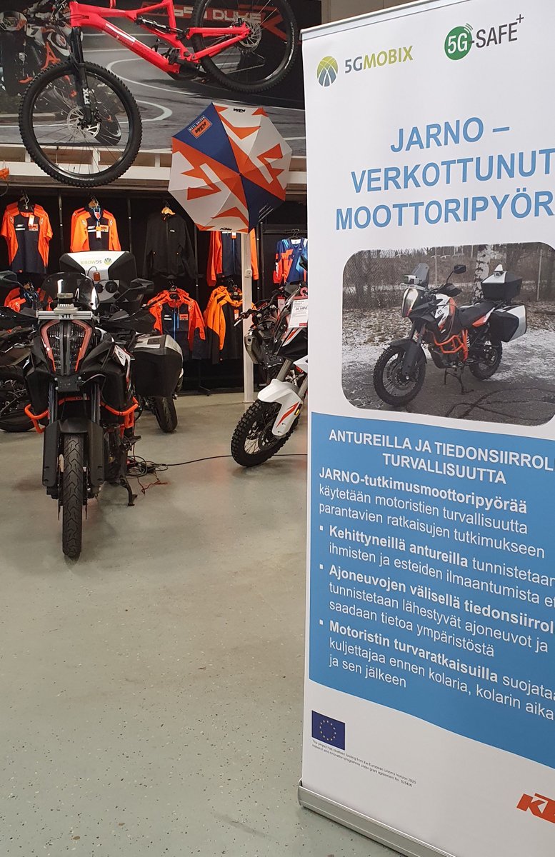 matti_kutila's tweet photo. Jarno connected motorcycle is shown today in Motokeidas, Sellukatu 21, Tampere. See the future riding technologies. @_5GMobix and #5GSAFEPLUS @VTTFinland https://t.co/EQEUfv6EIL
