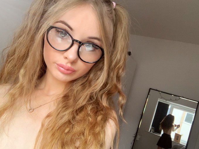 I&rsquo;ve got the naughty @kxtten_x coming to play tomorrow! What are you hoping we get up to? As one of the<a class="tags" href="/tag/kxtten_x">@kxtten_x</a><a href="/tag/newprofilepic"class="tags"><span>#newprofilepic</span></a>