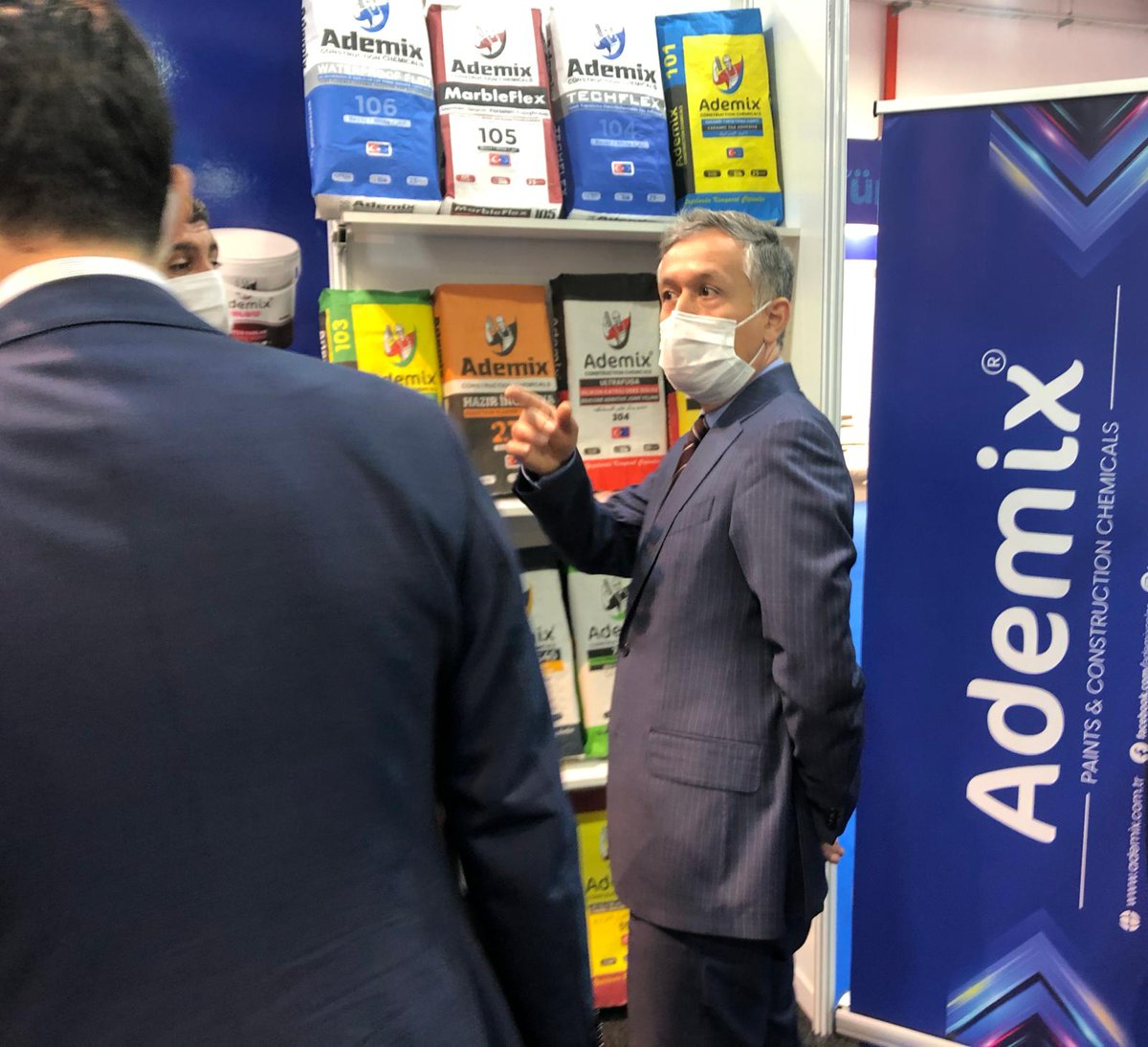 AdemixTR's tweet photo. Erbil İnşaat Fuarında,standımızı ziyaret edip Irak’taki faaliyetlerimiz hakkında bilgi alan Erbil Başkonsolosu Sn.Hakan Karaçay’a şükranlarımızı sunarız. https://t.co/uXCzIMhhAy