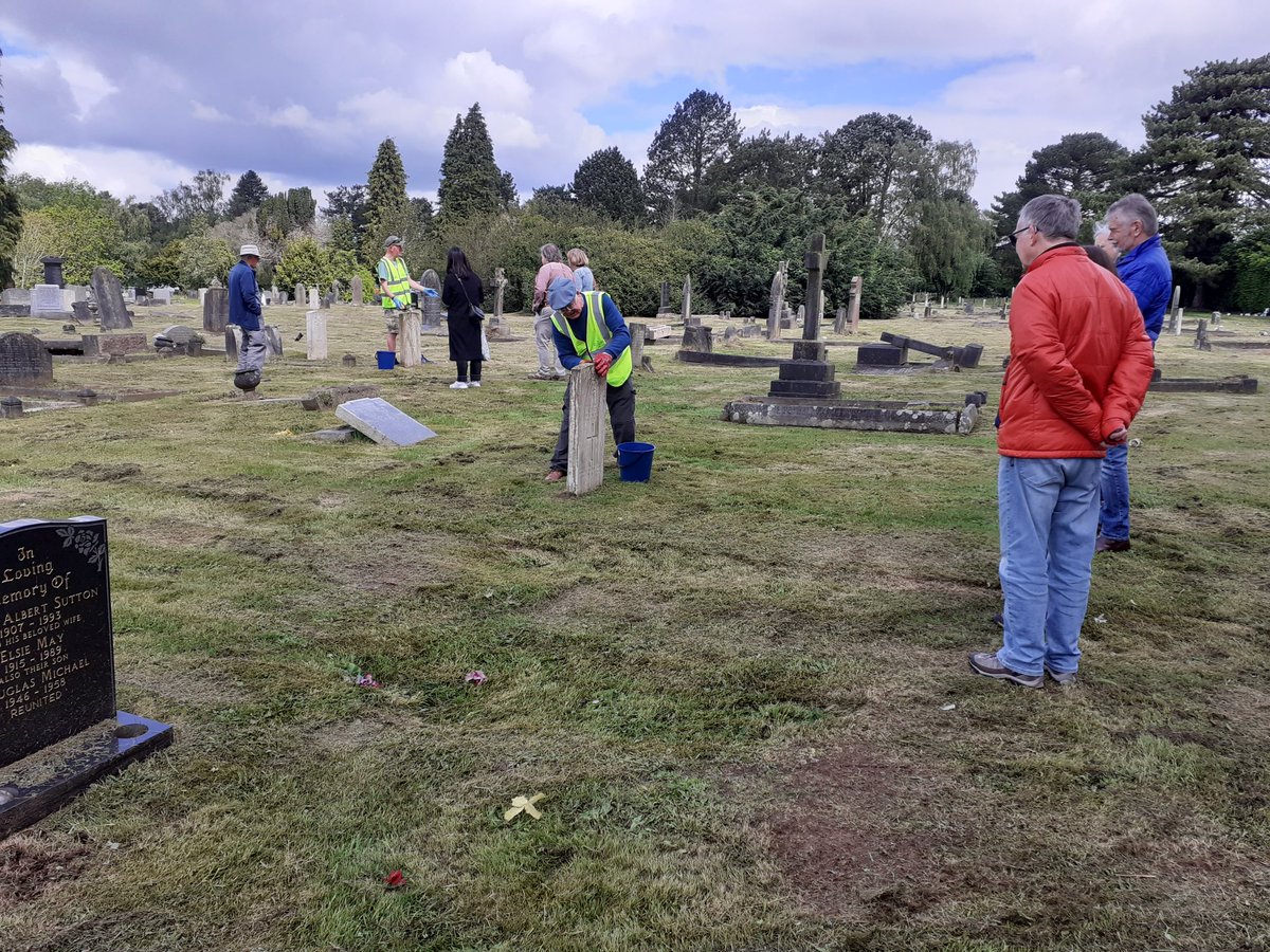 #EOHO volunteers demonstrating Hands On cleaning of headstones @CathaysCemetery  during #WarGravesWeek for @CWGC