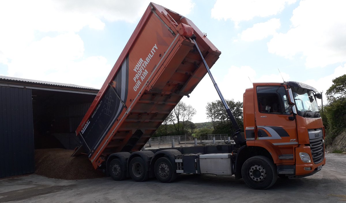 tamarmilling's tweet image. ☀️☀️ May Bank Holiday ☀️☀️
Open Friday 28th May 8am - 5pm
Open Saturday 29th May 8:30am - 10:30am
Closed MONDAY 31st May
Open Tuesday 1st June 8am - 5pm
Tote bag and bulk orders for delivery on Tuesday 1st June would be appreciated by the end of Thursday 27th May 🐮🐷🐑