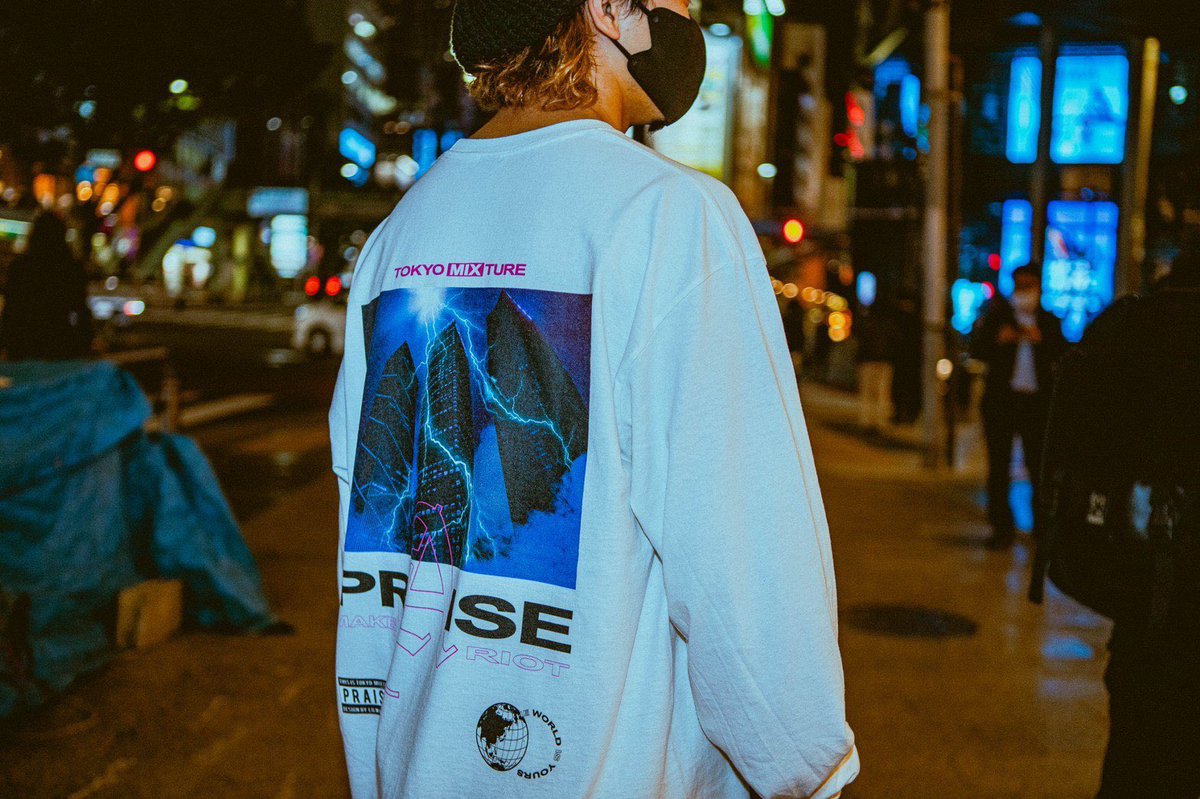 PRAISE_jpn's tweet photo. 【PRAISE MERCH】
"INAZUMA" Long Sleeve Tee designed by @LILWHITE_dot 

サイズ展開も多いので好きなスタイルに取り入れられる一枚。
現在 @MERCHBUY にて販売中！

販売URL：https://t.co/HkRvorJOaq

#PRAISE
#LILWHITEDOT https://t.co/mjFCiHJjiN