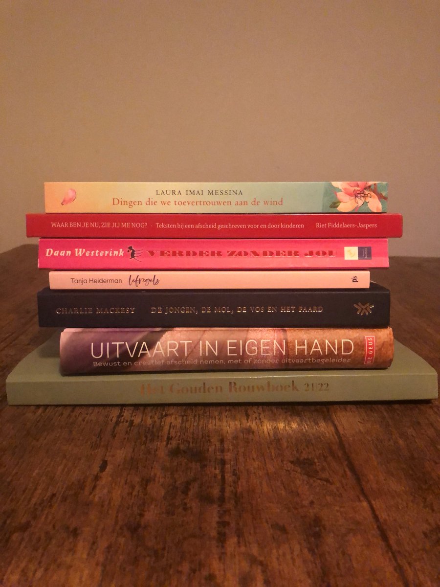 Met nog twee boeken onderweg in de post, mezelf nu maar weer een koopstop opgelegd. Eerst deze maar eens lezen!
#uitvaart #uitvaartbegeleiding #praaterover #leeserover #persoonlijkafscheid #ervaringsverhalen #nooituitgeleerd #solace #begrafenisondernemer #gouda