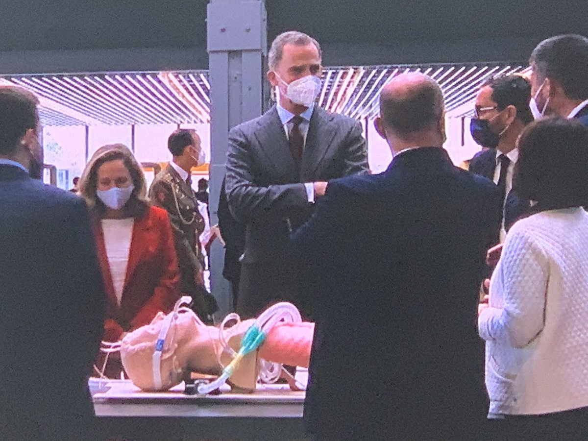 Guillermo de Juan (@guillermodejuan) on Twitter photo Su Majestad el Rey y la Vp de Asuntos Económicos <a href="/NadiaCalvino/">Nadia Calviño</a> conversan con los asistentes a #LaGala de <a href="/Cotec_Innova/">Fundación Cotec</a> mientras ven un prototipo del respirador de emergencia, fabricado en España fruto de la iniciativa de innovación ciudadana, promovida desde <a href="/Cotec_Innova/">Fundación Cotec</a> 👍 Su Majestad el Rey y la Vp de Asuntos Económicos <a href="/NadiaCalvino/">Nadia Calviño</a> conversan con los asistentes a #LaGala de <a href="/Cotec_Innova/">Fundación Cotec</a> mientras ven un prototipo del respirador de emergencia, fabricado en España fruto de la iniciativa de innovación ciudadana, promovida desde <a href="/Cotec_Innova/">Fundación Cotec</a> 👍