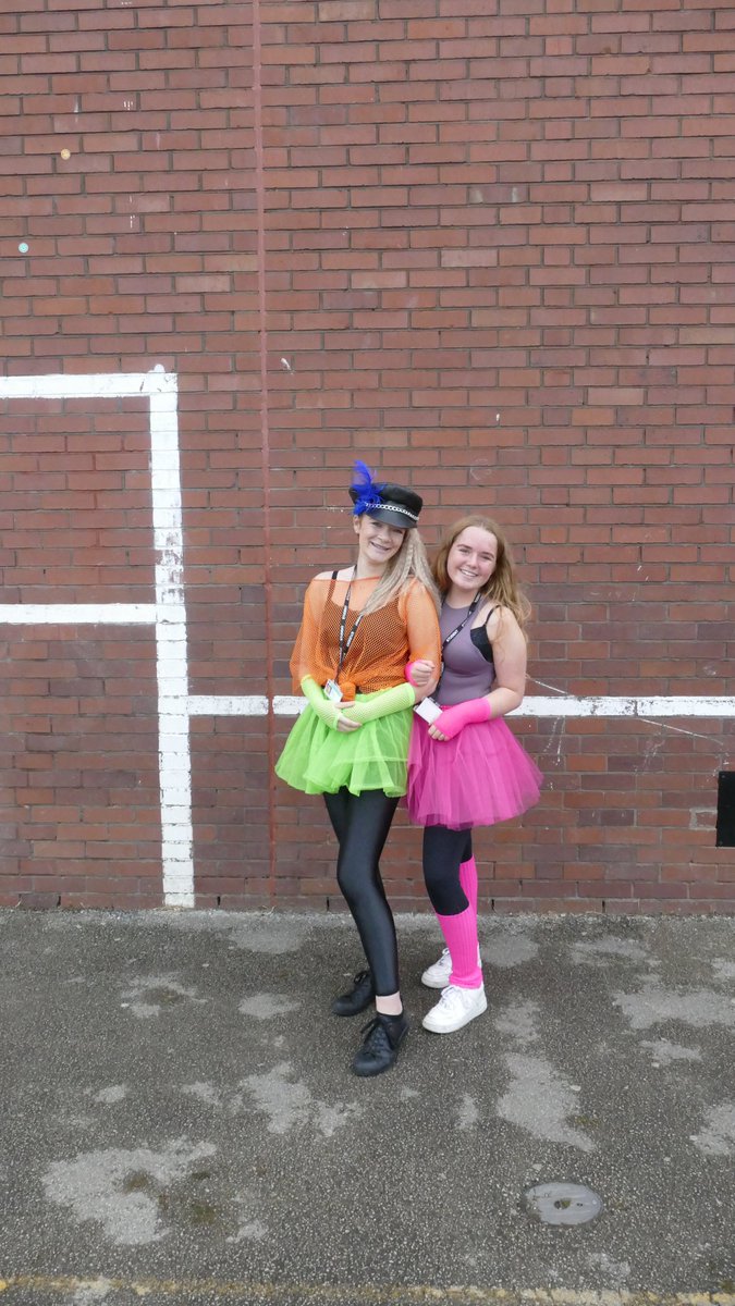 Bishops6thForm's tweet photo. Amazing effort from the Year 12 gang today in fancy dress for their interform comp! #SoCompetitive #Charity #SixthFormLife https://t.co/7se6kBBMyp