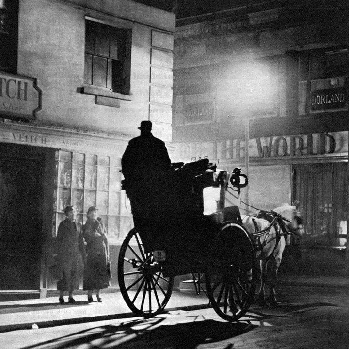 hansomtimes's tweet photo. Hansom cab drivers in #London had set cost charts supposed to fix the price of every journey. Not all were as scrupulous though, and a desperate fare might hear the dreaded words: 'What will you give?' https://t.co/t7JSvAkWo0