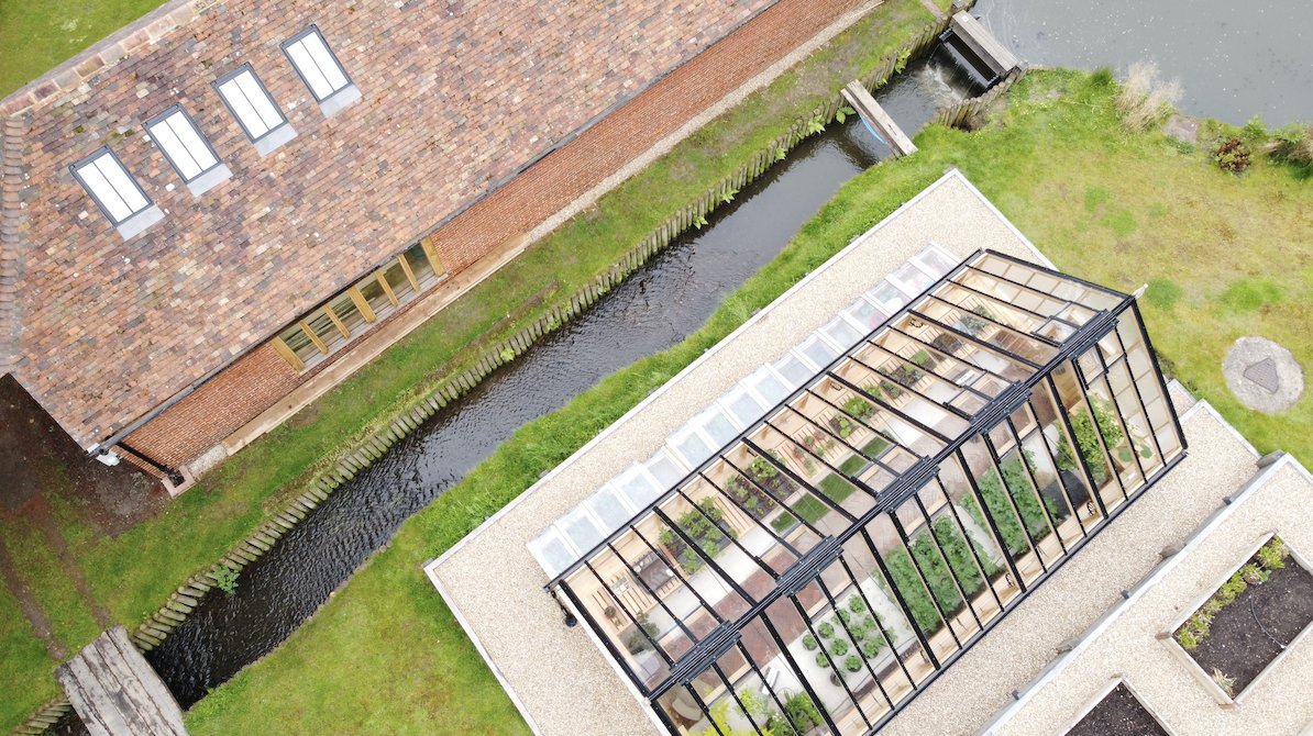 Our bespoke conservation #rooflights look stunning in this barn conversion in Kent. Find out more here ow.ly/iltZ50EVA6W