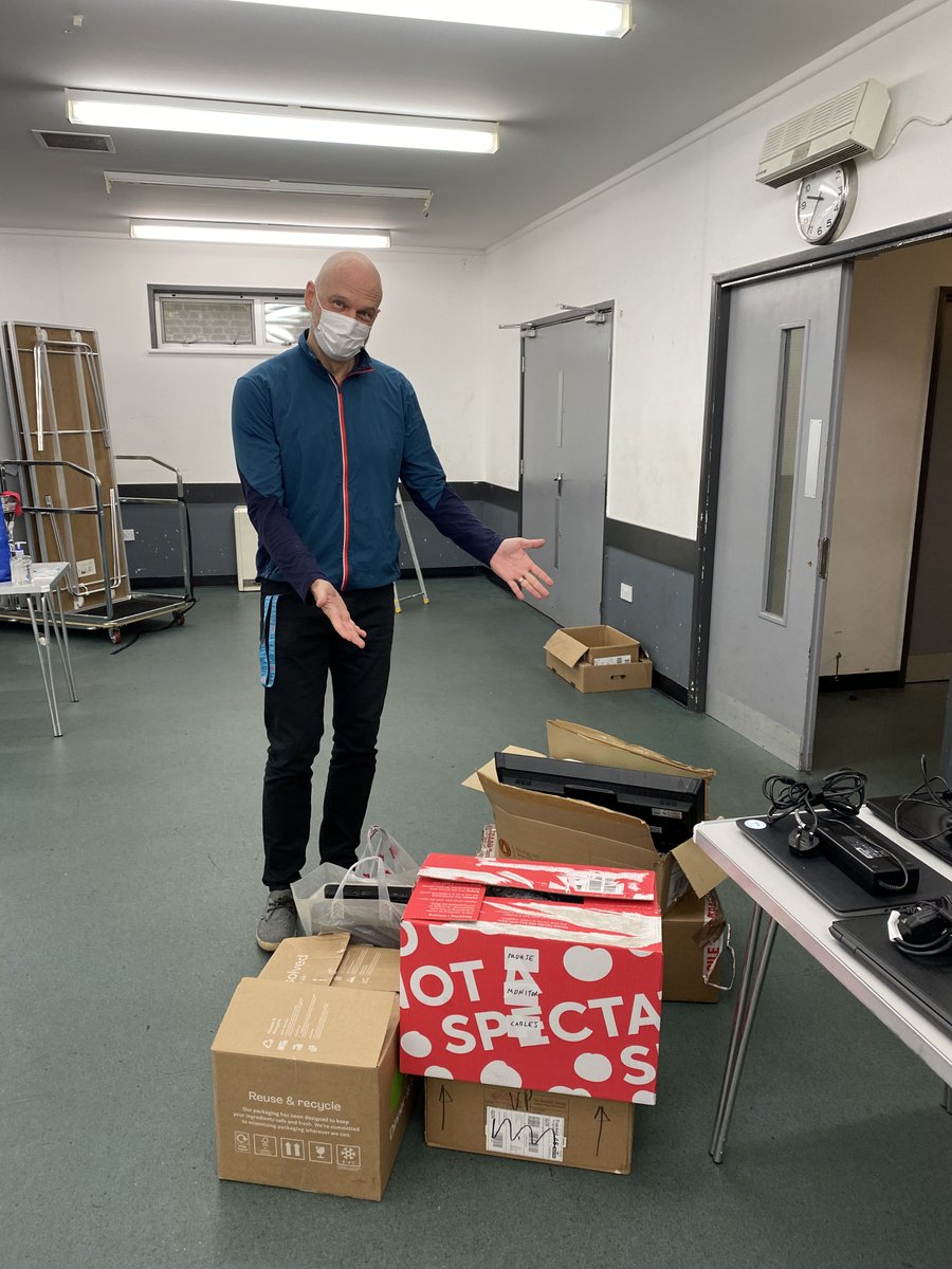 PWRtoConnect's tweet photo. Thank you @Emanuel_School who donated an amazing 16 devices to #PowerToConnect this week! Our volunteers updated these devices, and our incredible partners @theecofleetcom took this week's delivery to @southmeadschool for local school children! #PoweringOurLocalCommunity ♻️🔌🌟 https://t.co/F9uBd4Ftq7