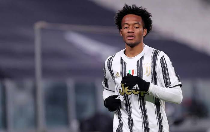 Happy birthday to Juan Cuadrado and Luis Neto who both turn 33 today! 

Live long babies 