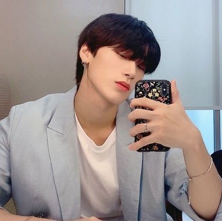 ASTSAN99's tweet photo. new face, who this? <3 https://t.co/Wy5d1e5vuH