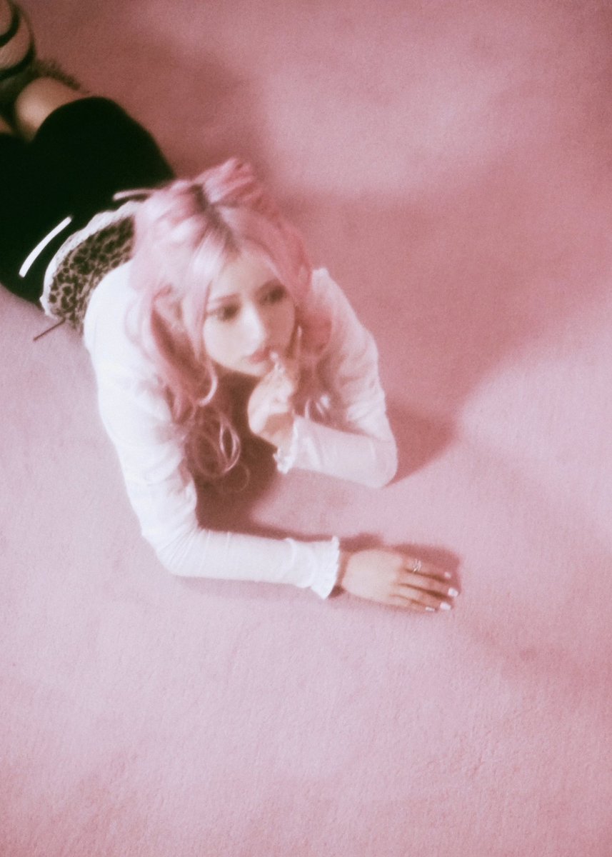 AVENCHUMU's tweet photo. 🎀 𝑁𝐸𝑊𝑆 🎀

𝐴𝑣𝑒𝑛𝑡𝑢𝑙𝑙𝑒 1st collection
 Product introduction Insta live 🎞🎶

05/27 20:00start !!♡

Please come take a look! 🩰 https://t.co/IpWkwIoTwY