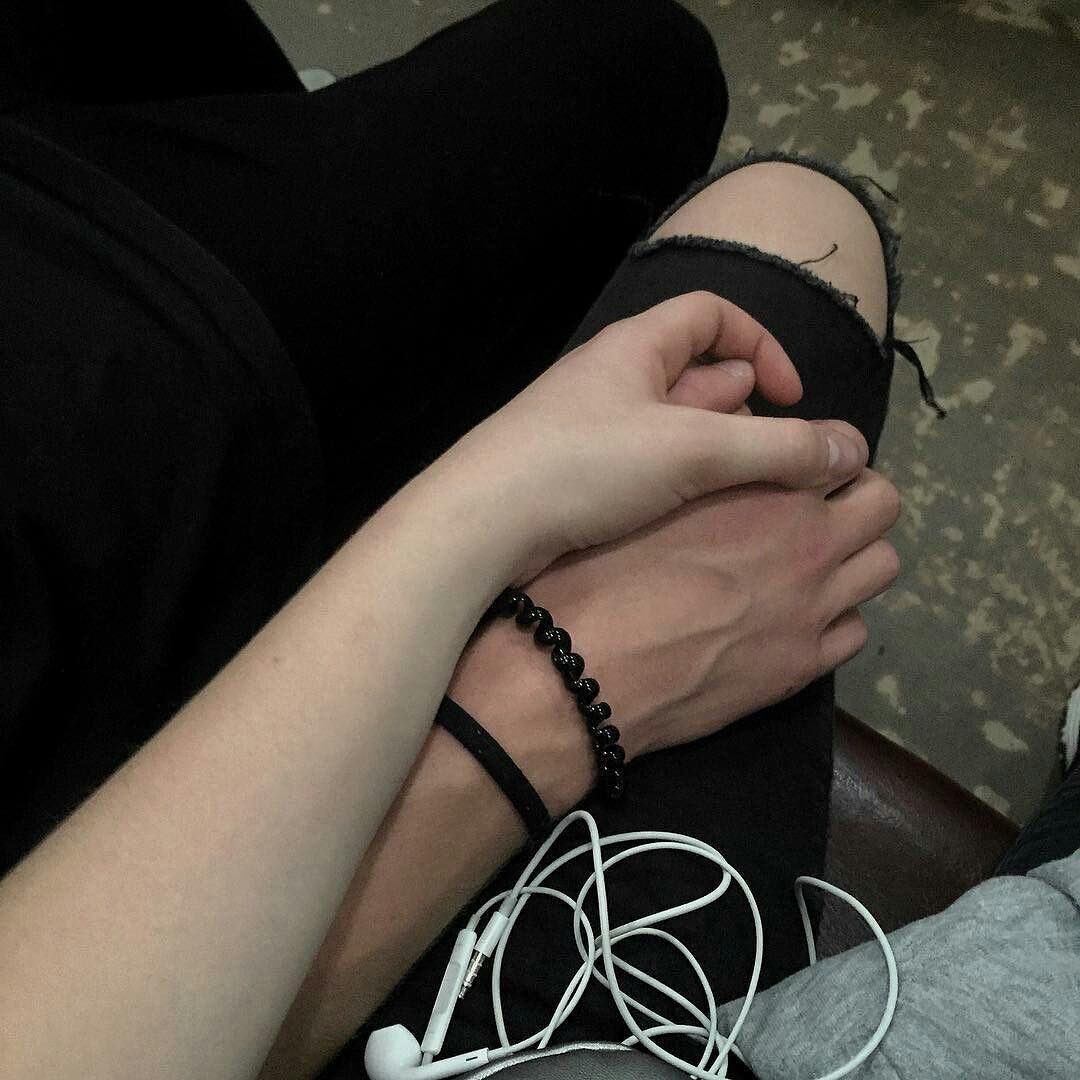 nekoscaptain's tweet photo. ⠀⠀
⠀⠀look at how tiny his hands are?
⠀⠀ https://t.co/Tb9B53je67