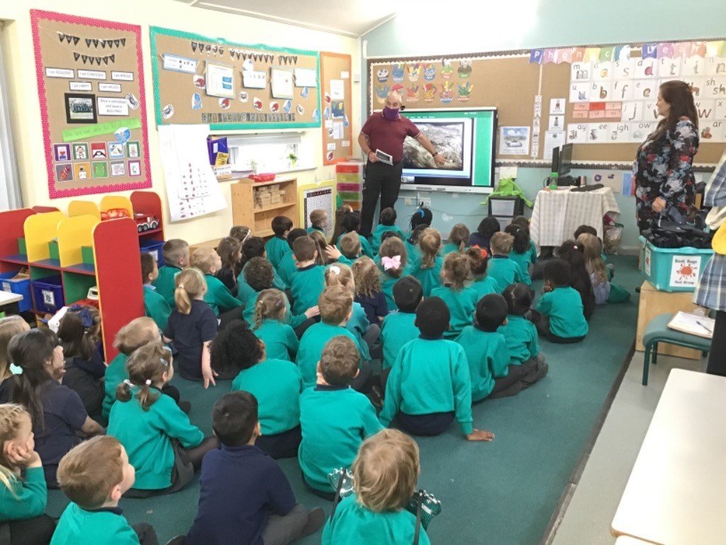 chantalorm's tweet photo. Milton Keynes in the PAST! Thank you Mr B for visiting us and sharing what MK was like LONG LONG ago! Did you know Mr B helped install the fire safety stuff in John Lewis before it was built!!! @LongMeadowSch @MrsFrostEYT https://t.co/WQz2pYAZKh