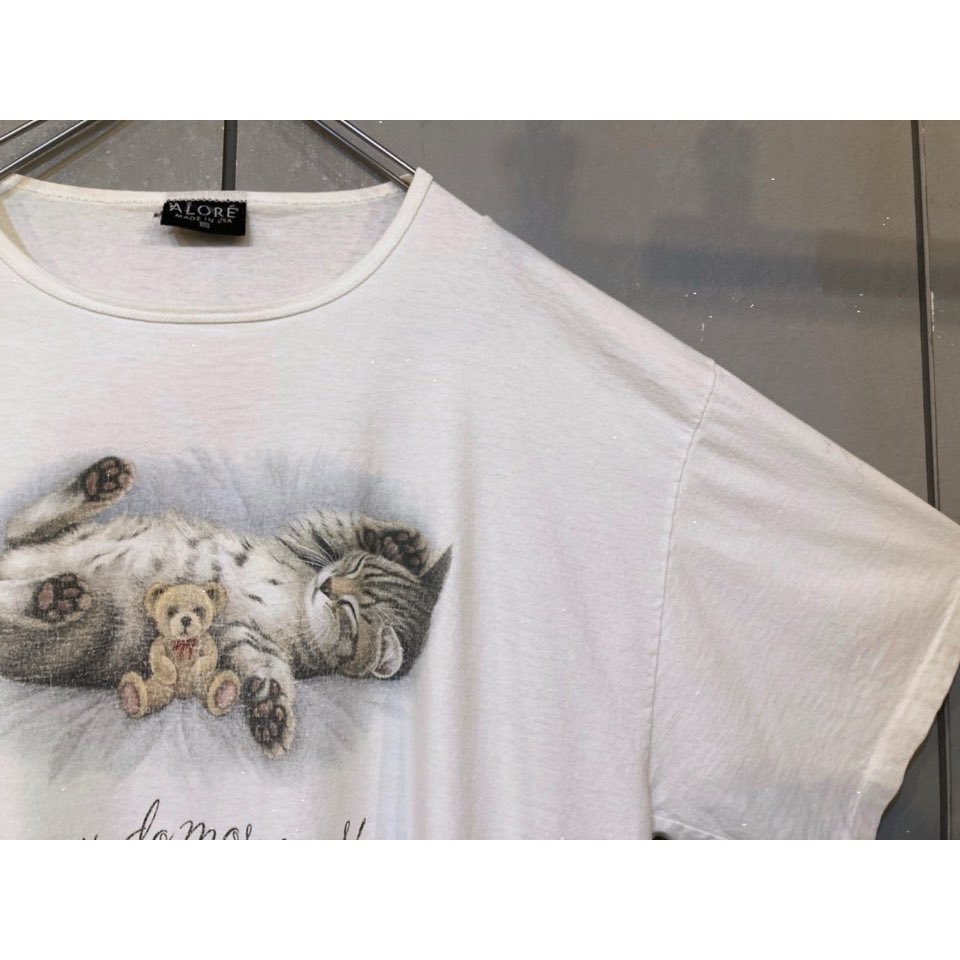 zondag_pl's tweet photo. Zondag New Item 2021.05.26

Old Design Printed Tee

90s USA製

可愛すぎる猫のプリント
中央の熊が哀愁漂っていて好きです

ロング丈で下めについたポケット
女の子がワンピースぽく着てもかわいいです https://t.co/0KT71v3p5p