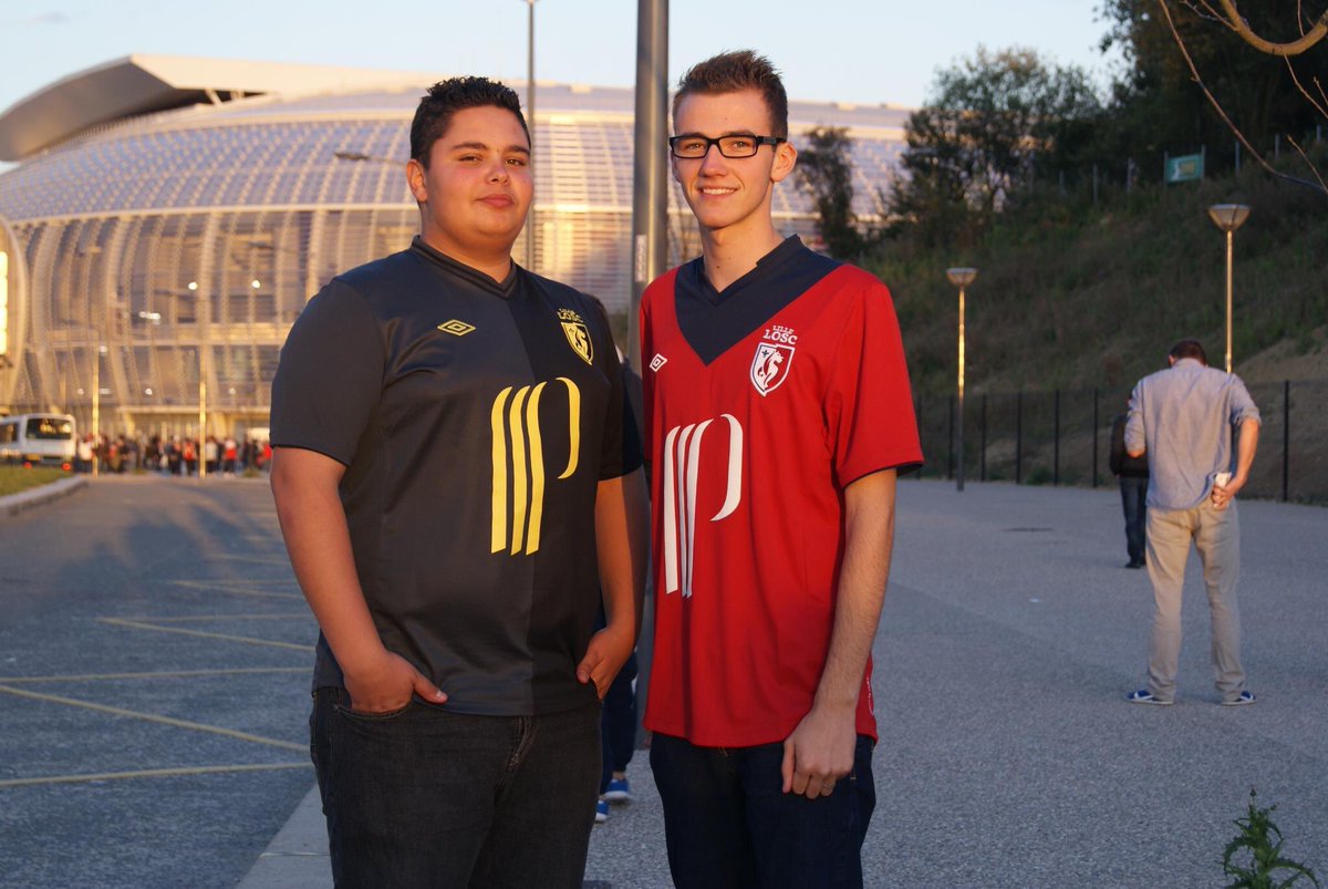 DimitriUTX's tweet photo. En 2012, j’entends ce mec dire dans la classe « je suis fan du LOSC », c’est devenu mon meilleur ami, mon témoin de mariage. Et 9 ans plus tard on fête le titre ensemble alors que j’habite en Savoie et lui à Montpellier🔥 https://t.co/ejSyA1qrSm