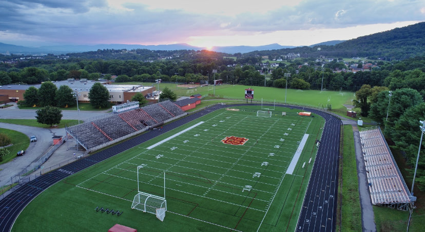 CoachBradLutz's tweet photo. Today is the big day. One more trip to the football stadium together. Our coaches are so proud of all of you. Thanks for your loyalty and commitment to our football family. This is a life long investment for us. Enjoy the day... you have earned it. #ProudCoach https://t.co/ddx48kbRr6